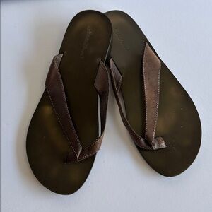 Eddie Bauer Sz 8 Brown Leather Flip Flops Casual Cruise Vacation Sandals  NWT